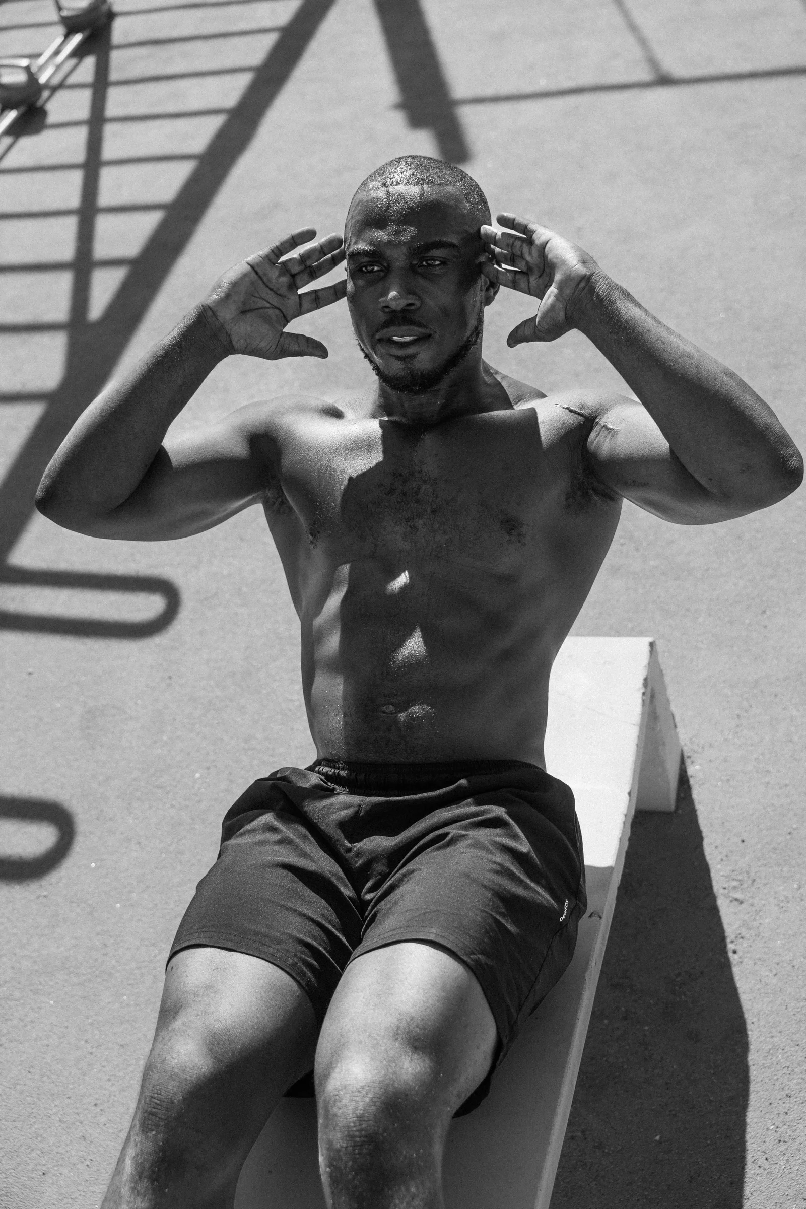 Retrato en blanco y negro de un deportista